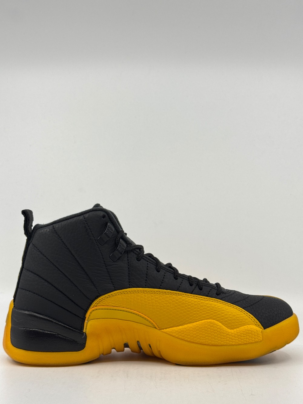 *VNDS* AJ 12 - BLACK UNIVERSITY GOLD