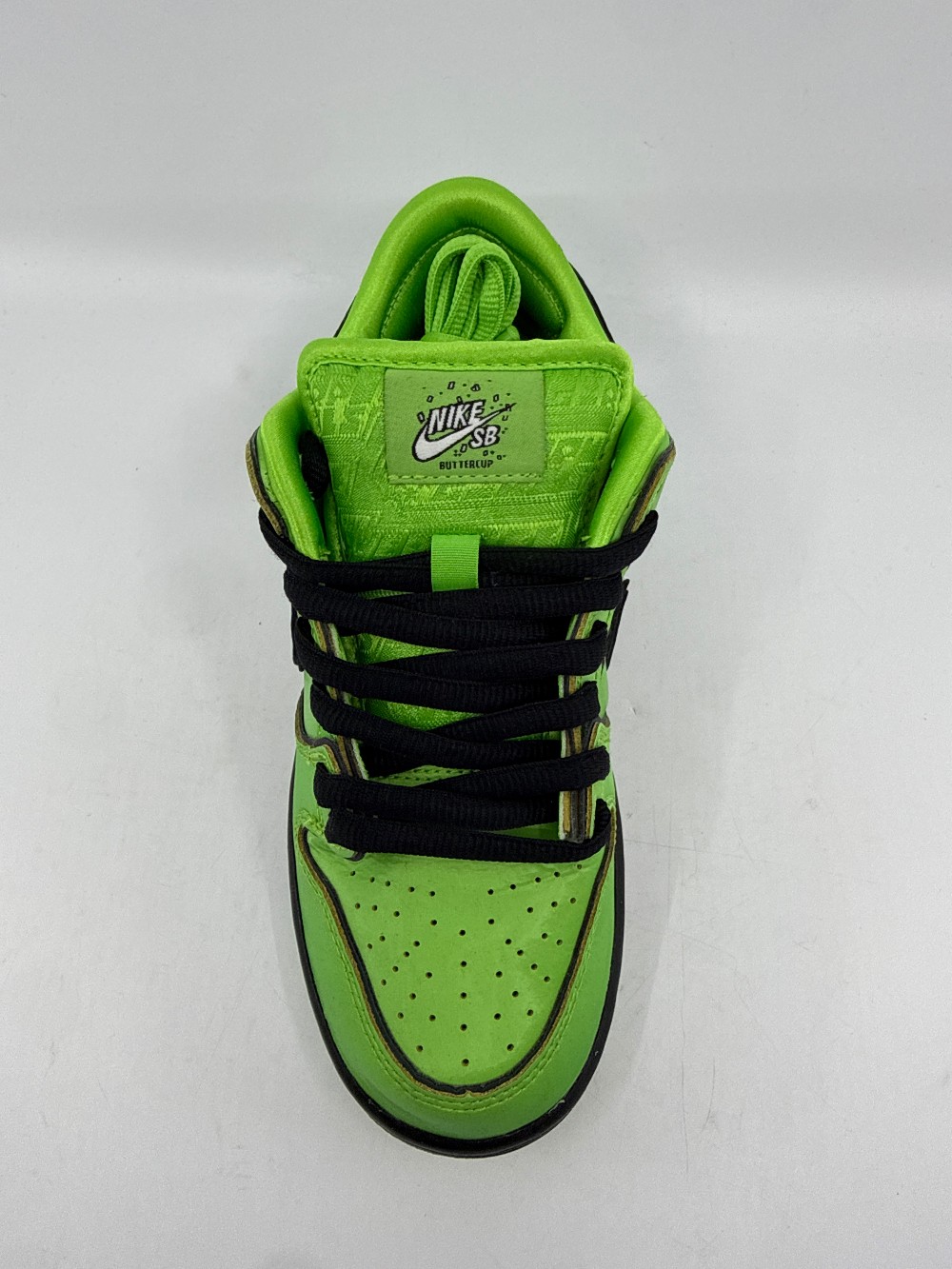 *VNDS* NIKE SB DUNK LOW X THE POWERPUFF GIRLS - BUTTERCUP