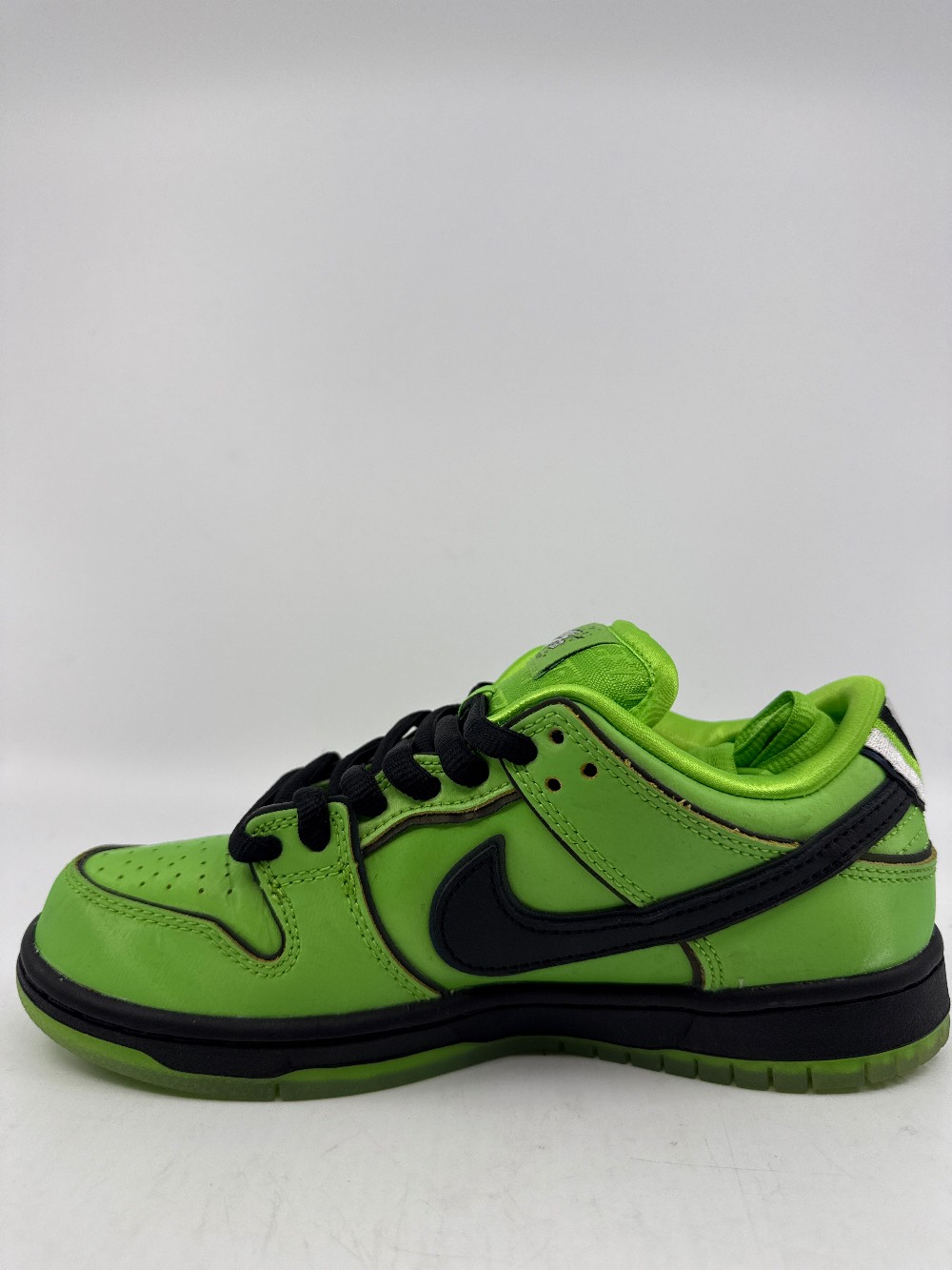 *VNDS* NIKE SB DUNK LOW X THE POWERPUFF GIRLS - BUTTERCUP