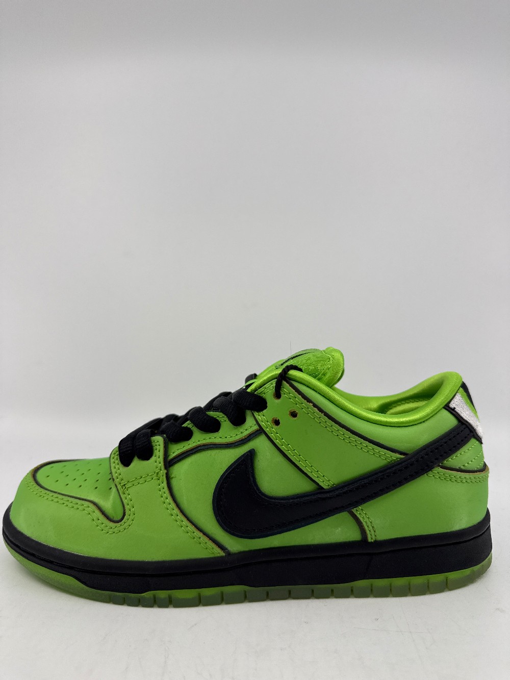 *VNDS* NIKE SB DUNK LOW X THE POWERPUFF GIRLS - BUTTERCUP