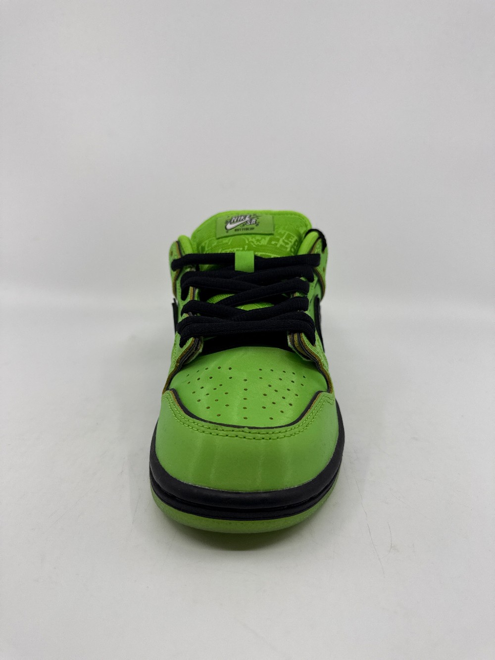 *VNDS* NIKE SB DUNK LOW X THE POWERPUFF GIRLS - BUTTERCUP
