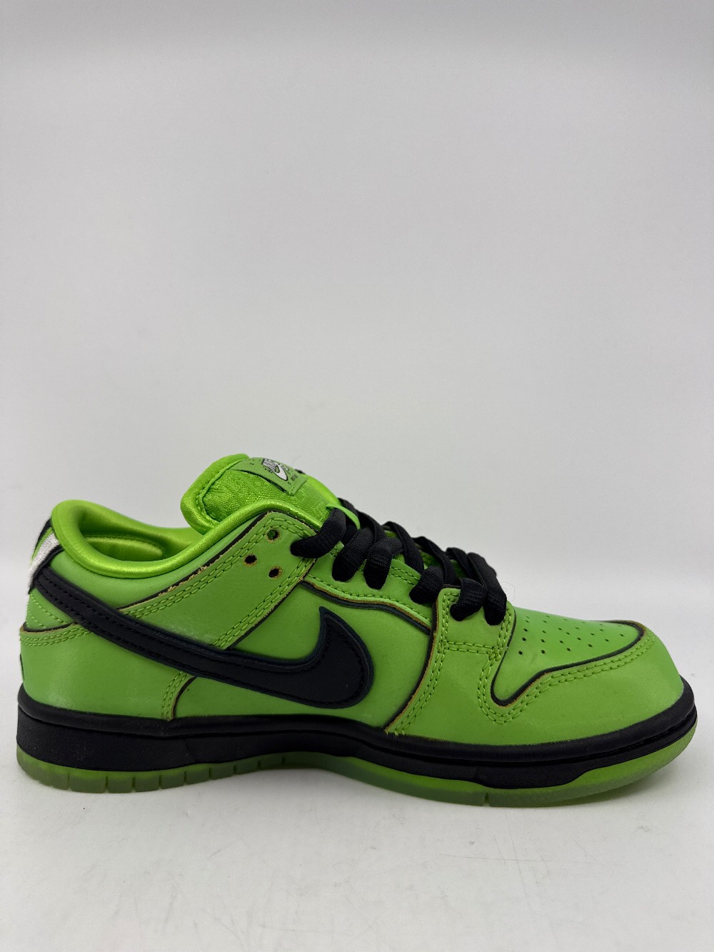 *VNDS* NIKE SB DUNK LOW X THE POWERPUFF GIRLS - BUTTERCUP