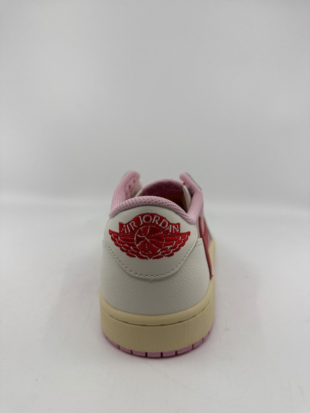 AJ 1 LOW X TRAVIS SCOTT - TROPICAL PINK