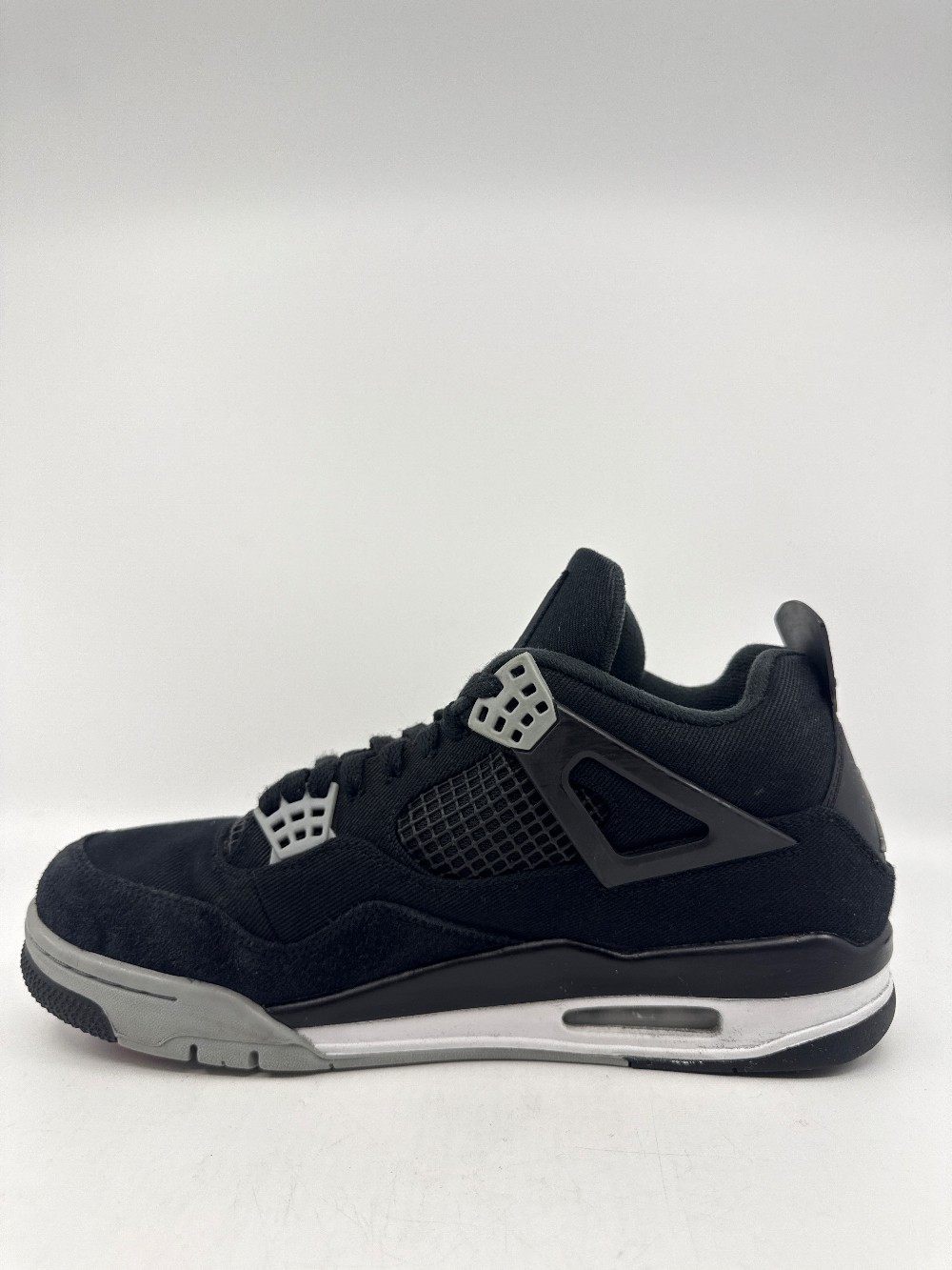 *USED* AJ 4 SE - BLACK CANVAS