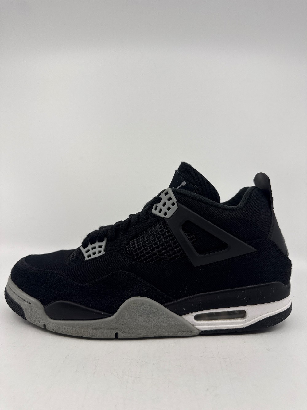 *USED* AJ 4 SE - BLACK CANVAS