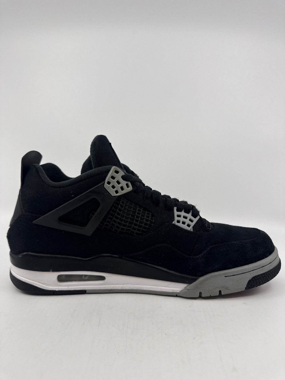 *USED* AJ 4 SE - BLACK CANVAS