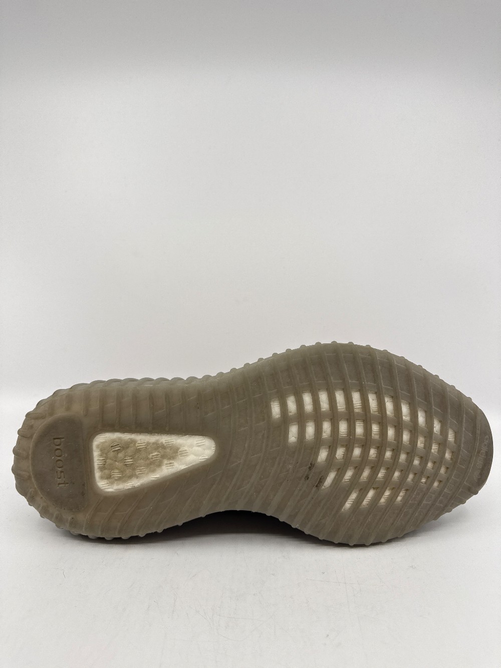 *USED* YEEZY BOOST V2 - BELUGA REFLECTIVE