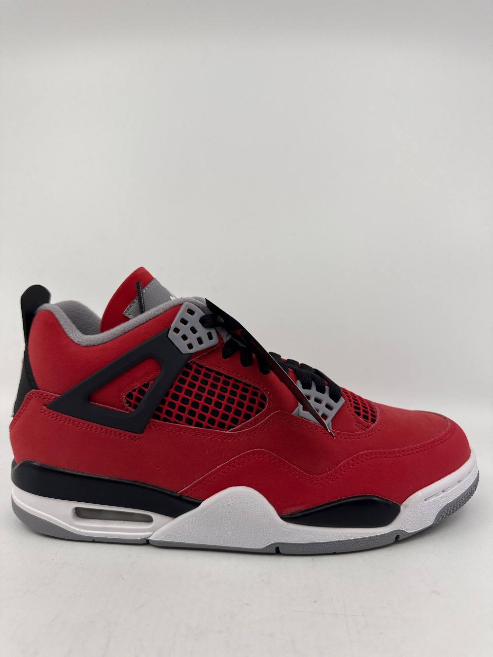AJ 4 - TORO BRAVO (2026)