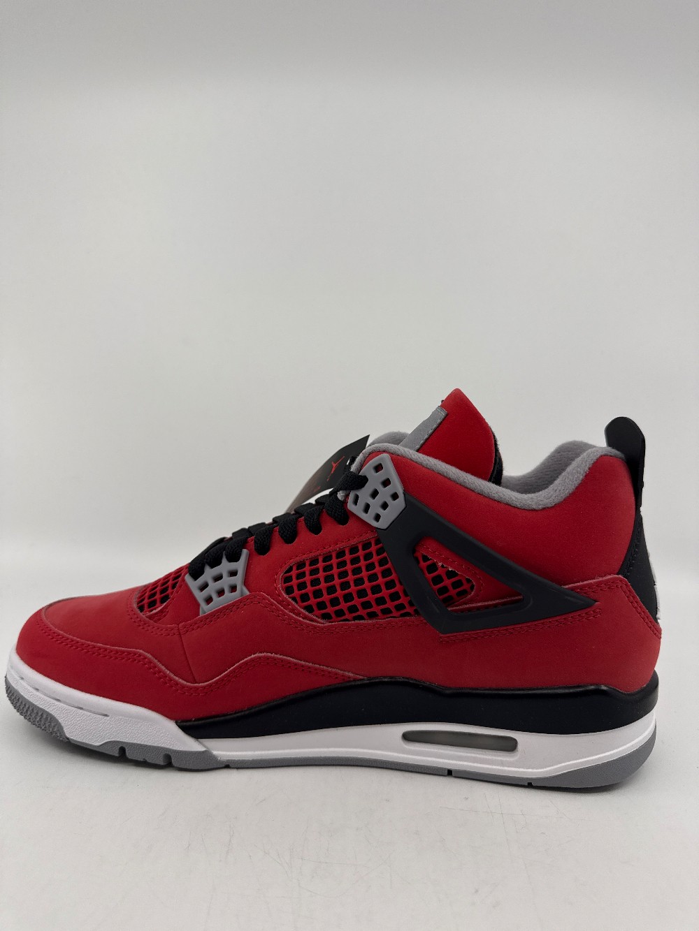 AJ 4 - TORO BRAVO (2026)