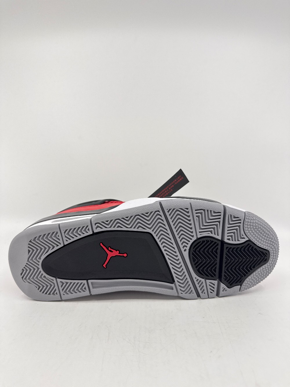 AJ 4 - TORO BRAVO (2026)