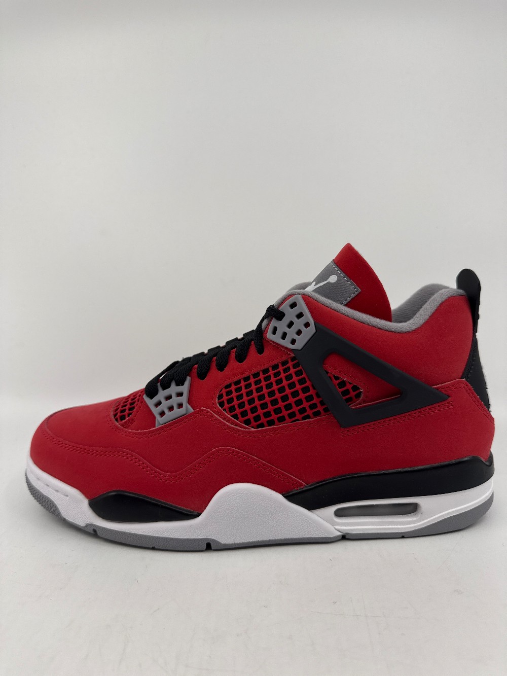 AJ 4 - TORO BRAVO (2026)