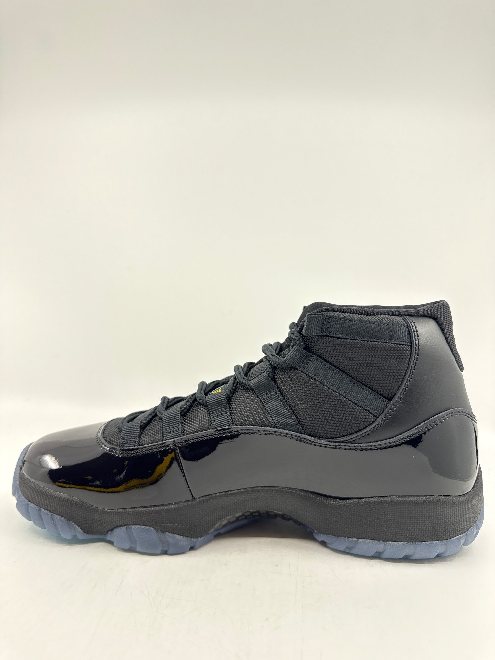 AJ 11 - GAMMA BLUE (2025)