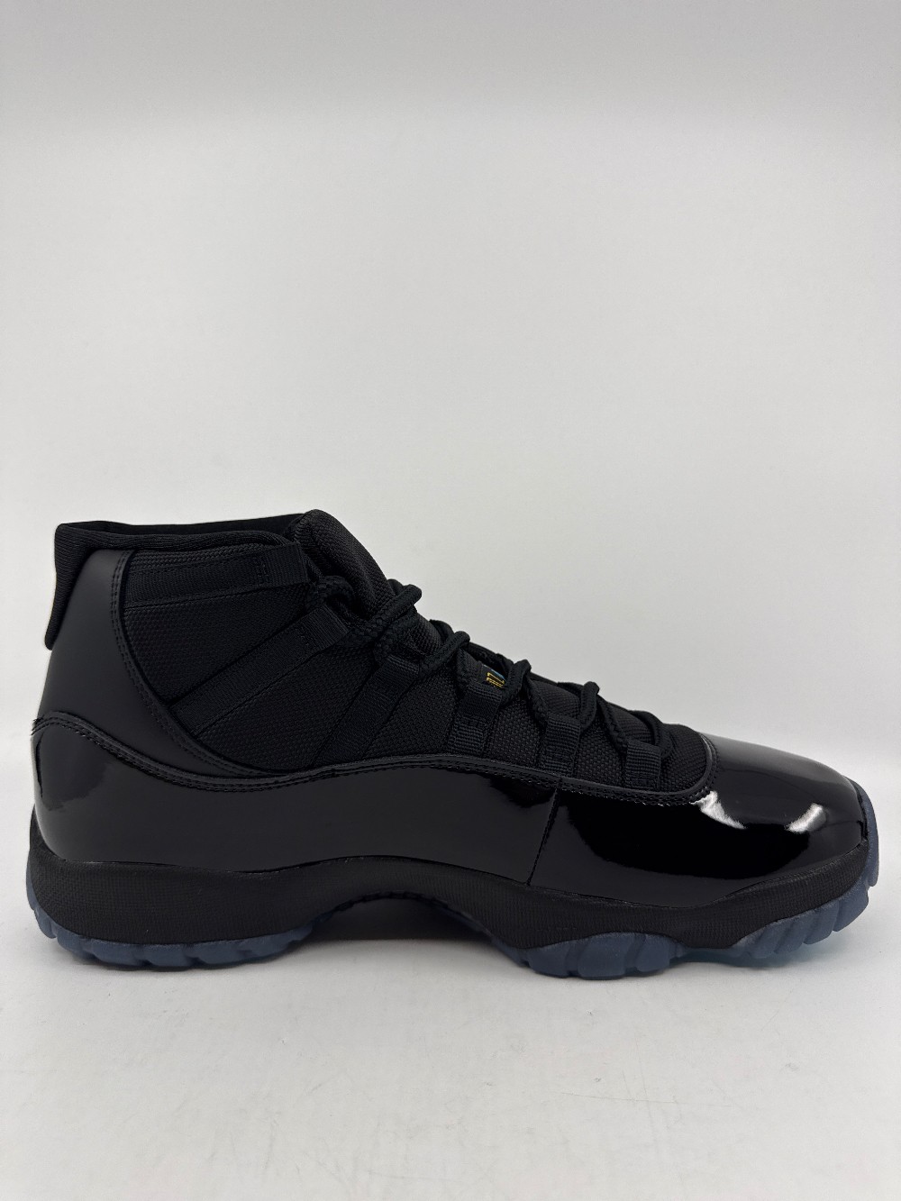 AJ 11 - GAMMA BLUE (2025)