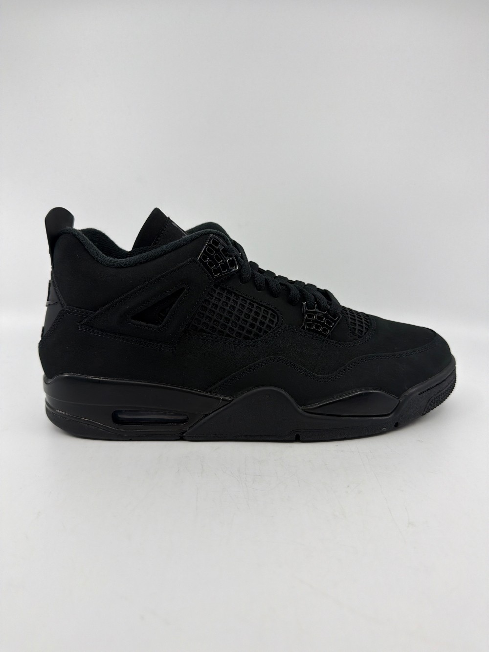 AJ 4 - BLACK CAT (2025)