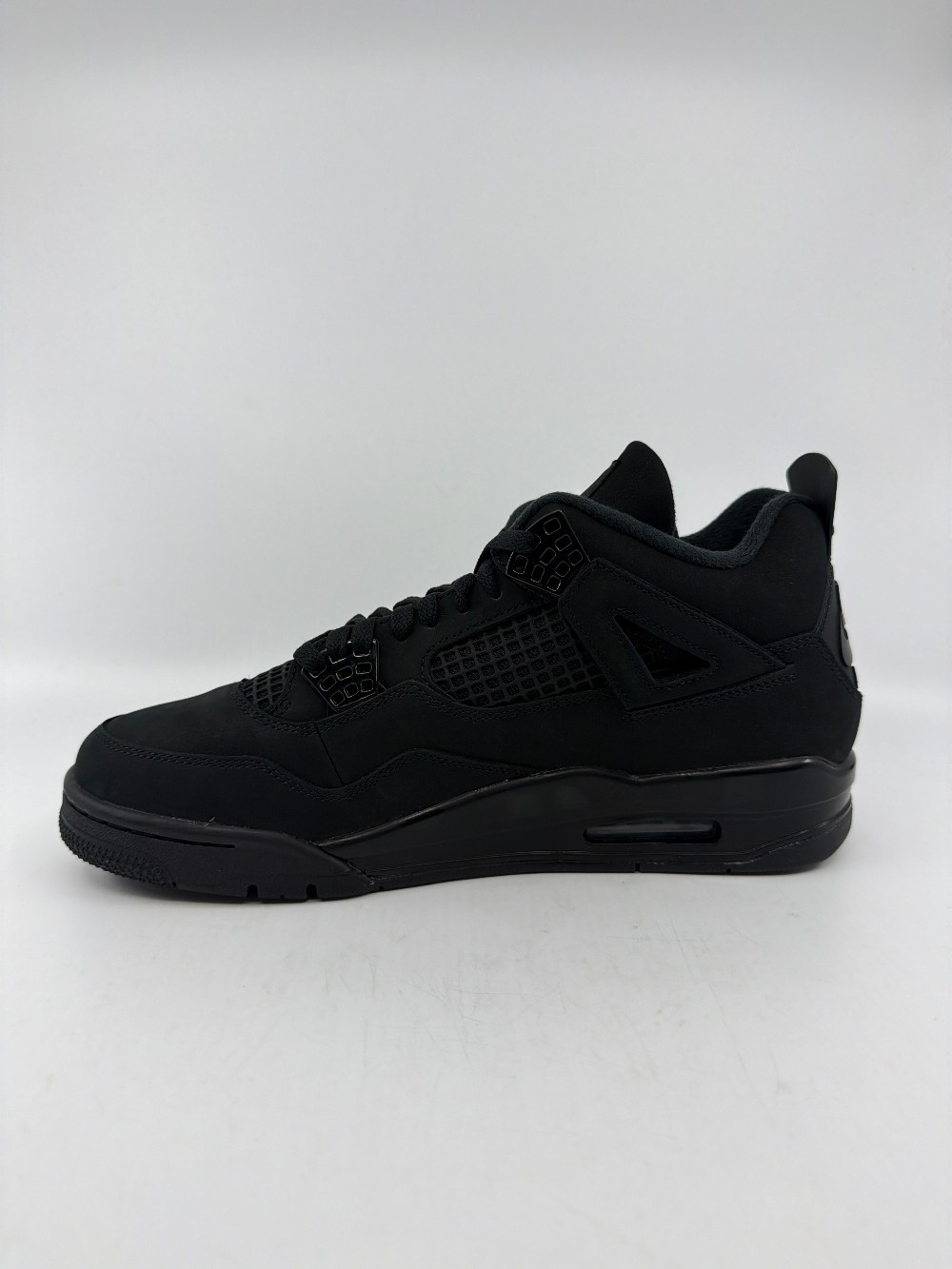 AJ 4 - BLACK CAT (2025)