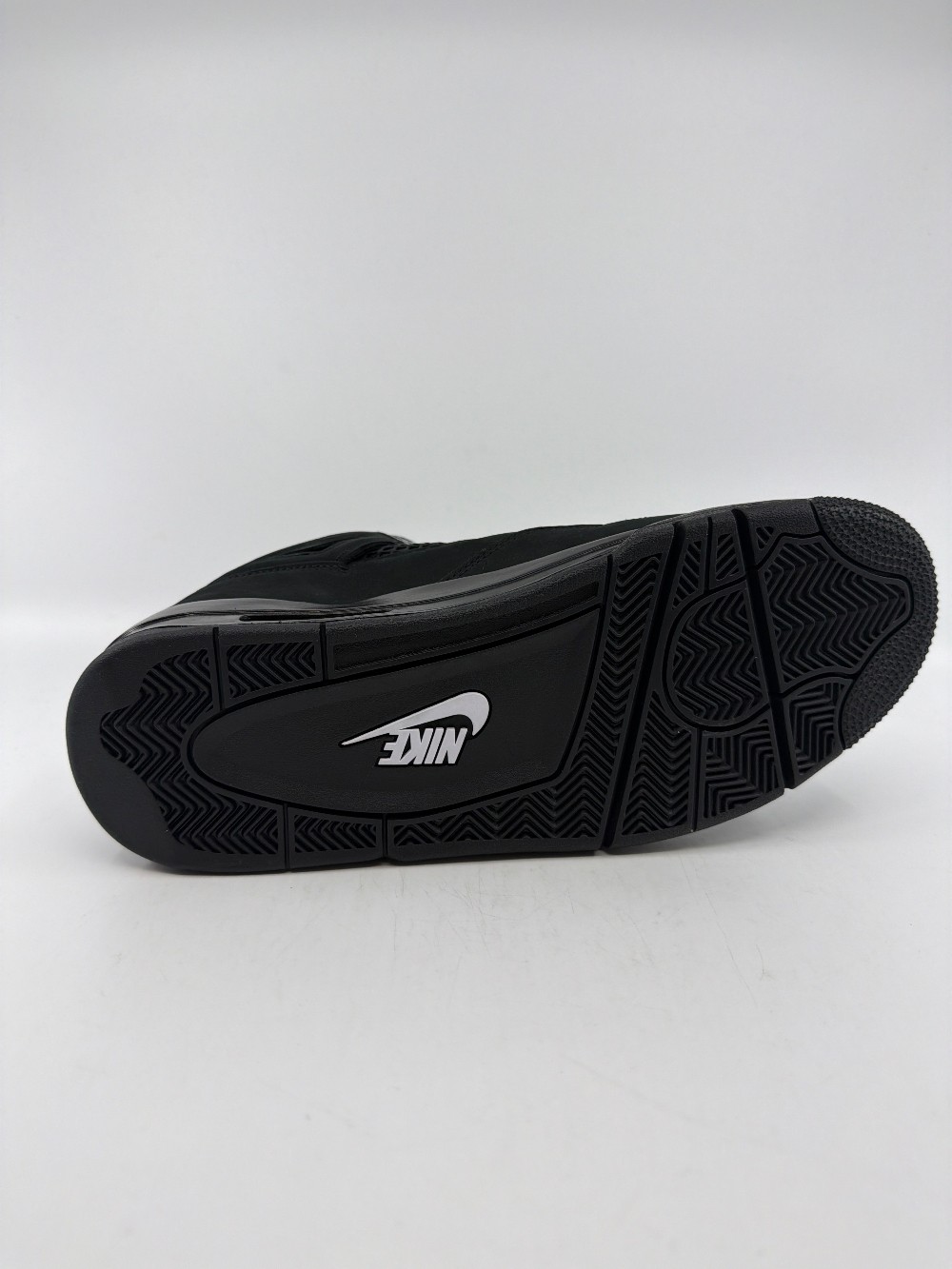 AJ 4 - BLACK CAT (2025)