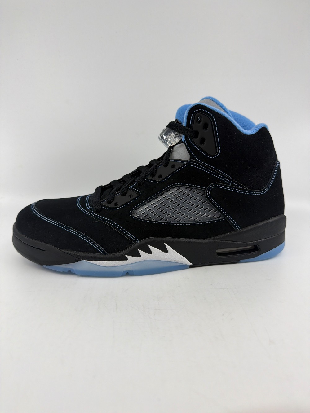 AJ 5 - BLACK UNIVERSITY BLUE (2026)