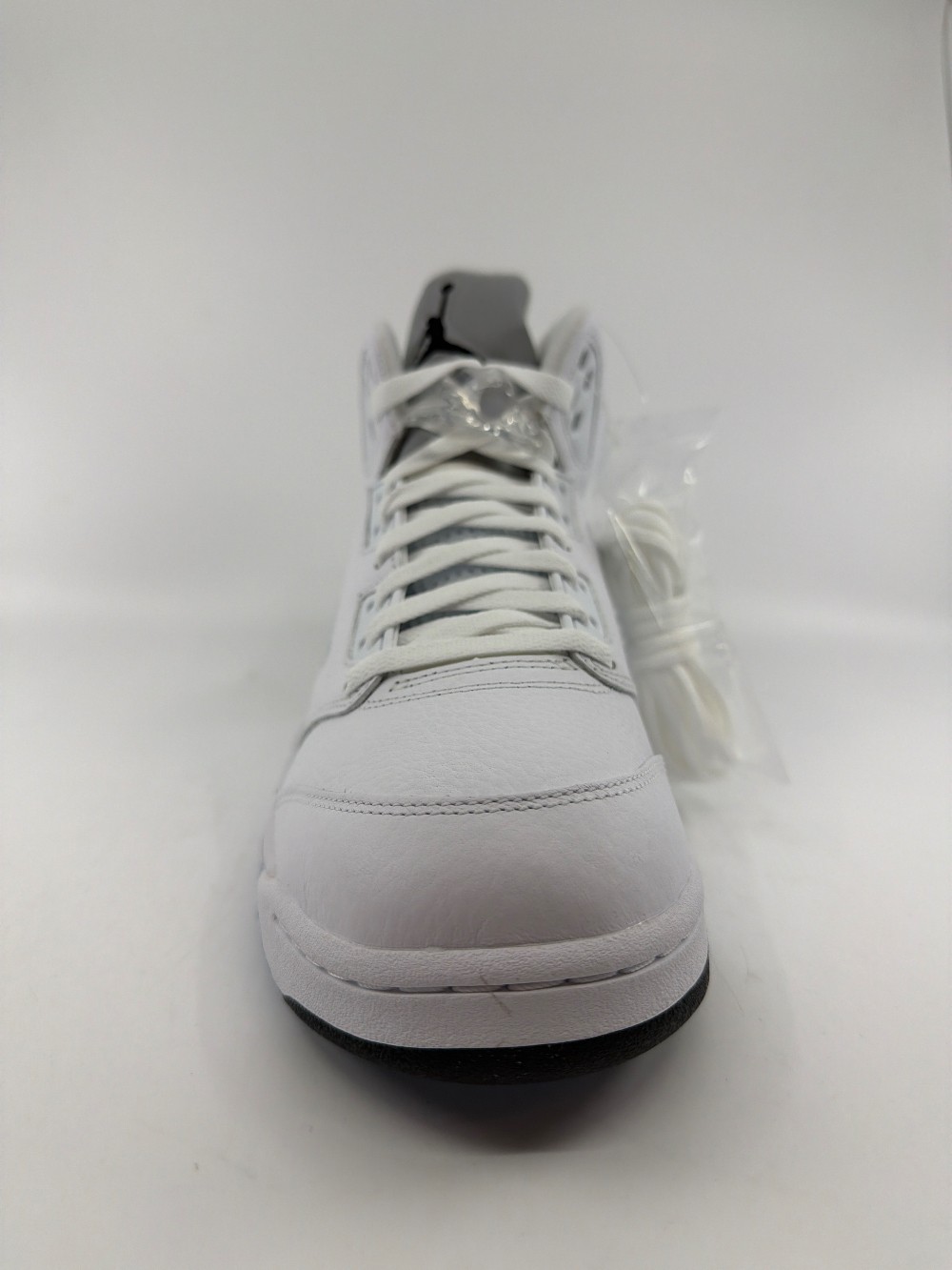 AJ 5 - WHITE METALLIC (2026)