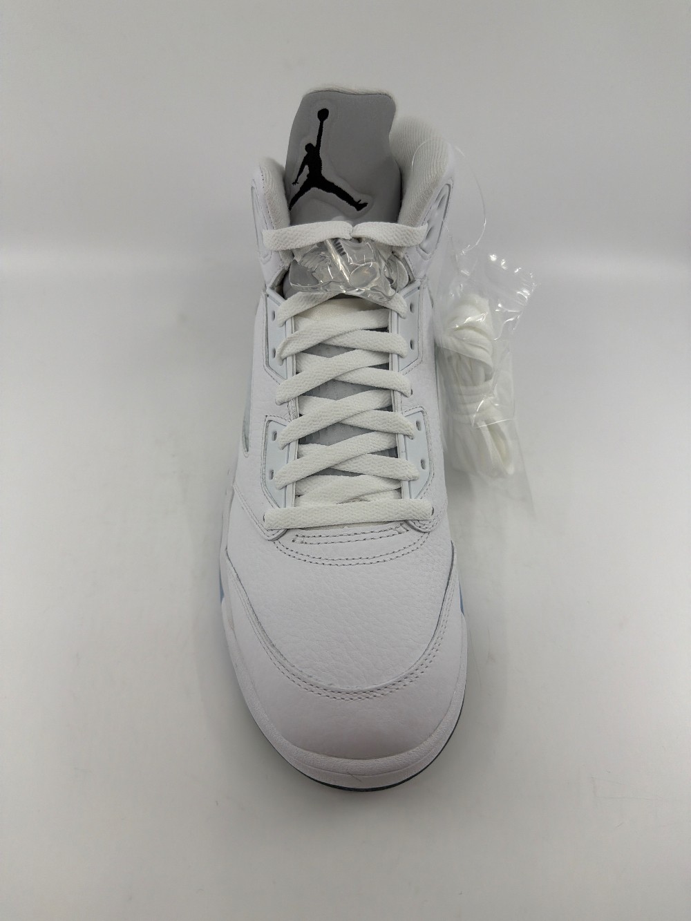 AJ 5 - WHITE METALLIC (2026)