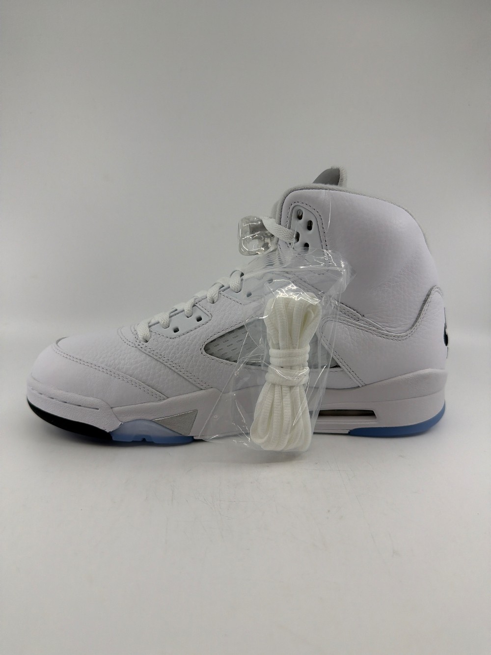 AJ 5 - WHITE METALLIC (2026)