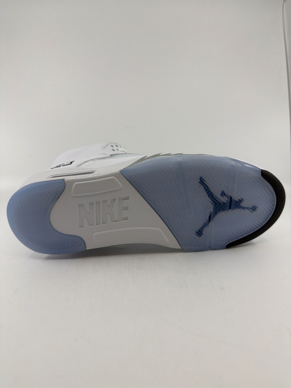 AJ 5 - WHITE METALLIC (2026)