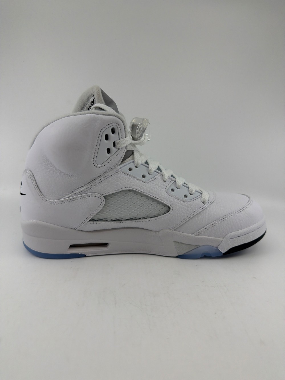 AJ 5 - WHITE METALLIC (2026)