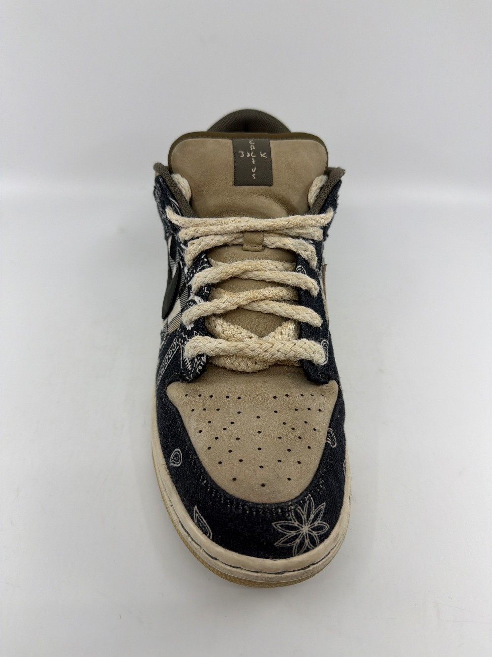 *USED/NO BOX* NIKE SB DUNK LOW - TRAVIS SCOTT