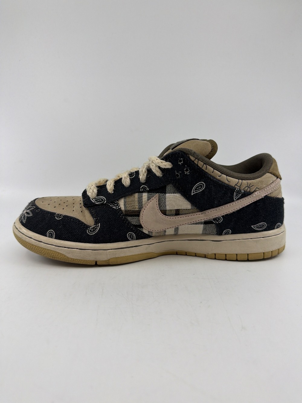 *USED/NO BOX* NIKE SB DUNK LOW - TRAVIS SCOTT