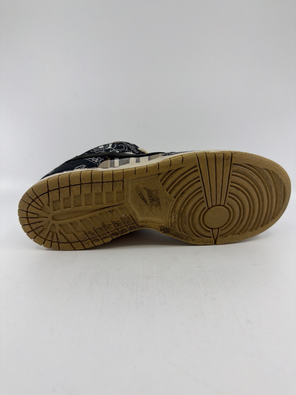 *USED/NO BOX* NIKE SB DUNK LOW - TRAVIS SCOTT