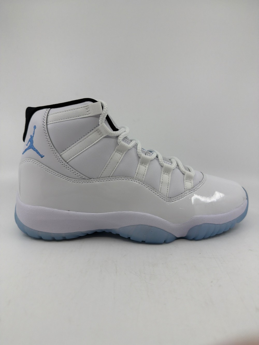 AJ 11 - LEGEND BLUE (2024)