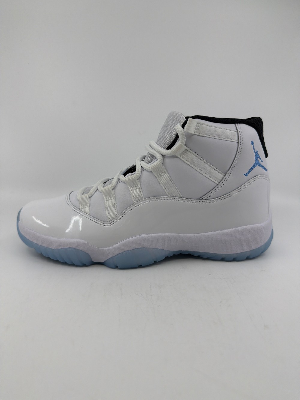 AJ 11 - LEGEND BLUE (2024)