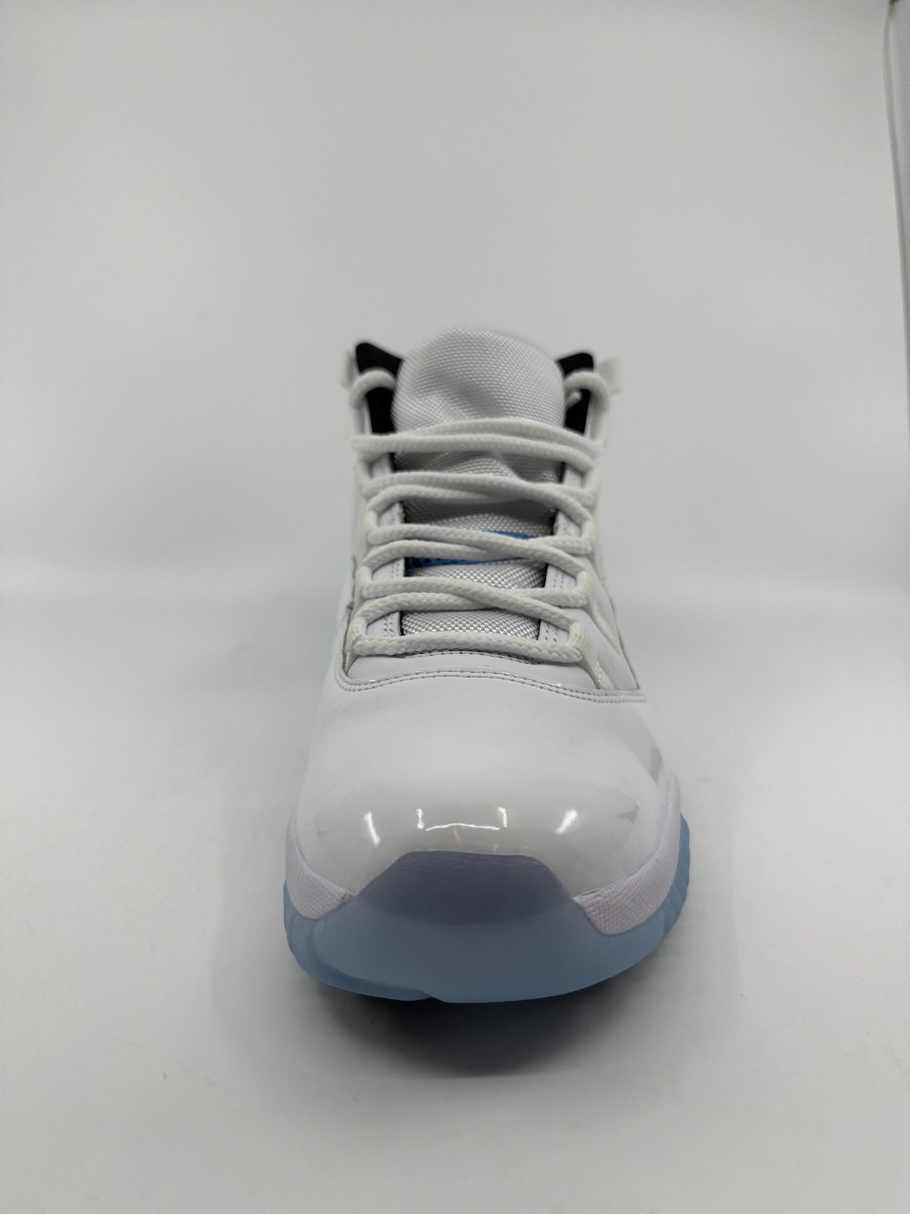 AJ 11 - LEGEND BLUE (2024)