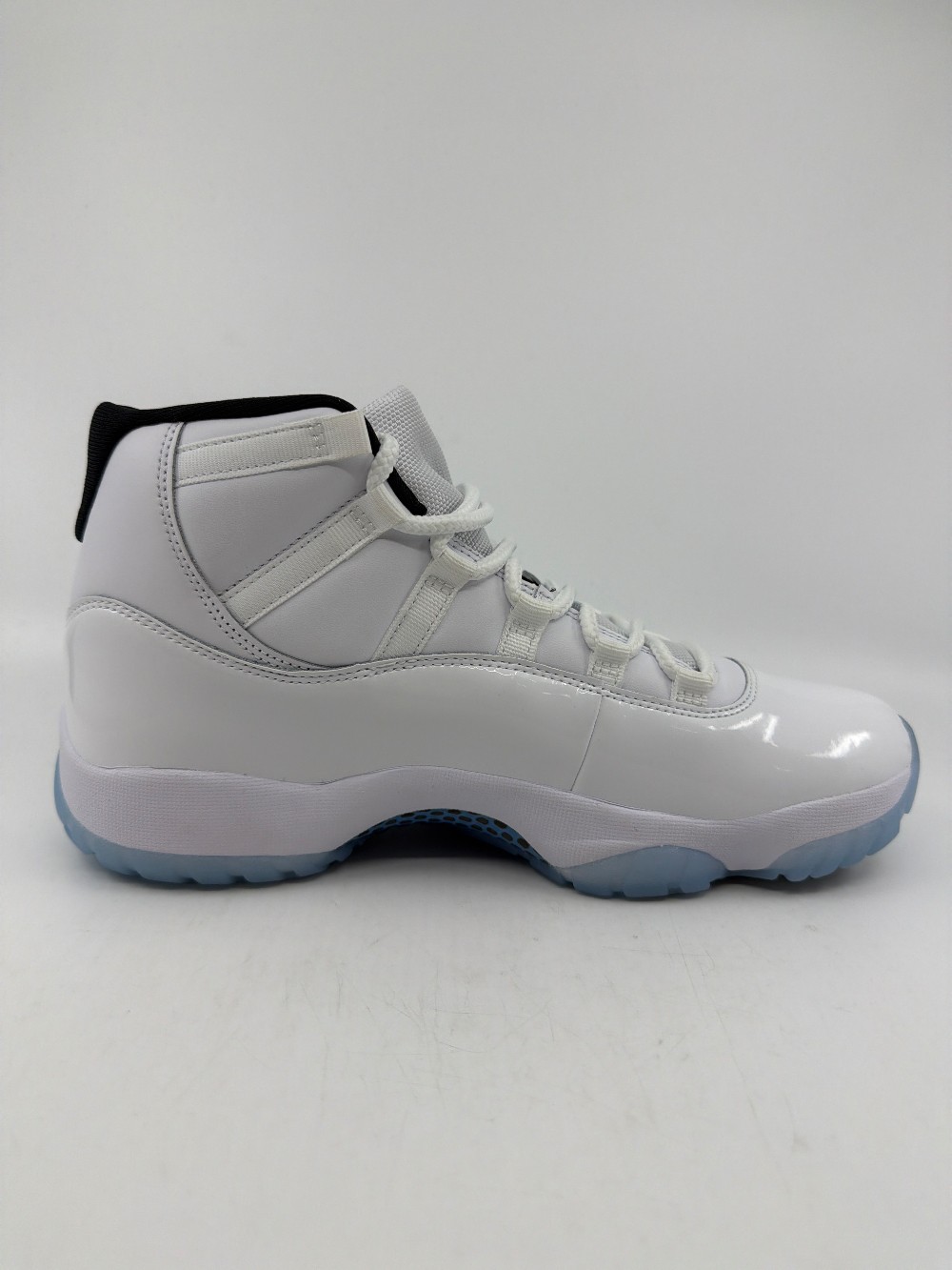 AJ 11 - LEGEND BLUE (2024)