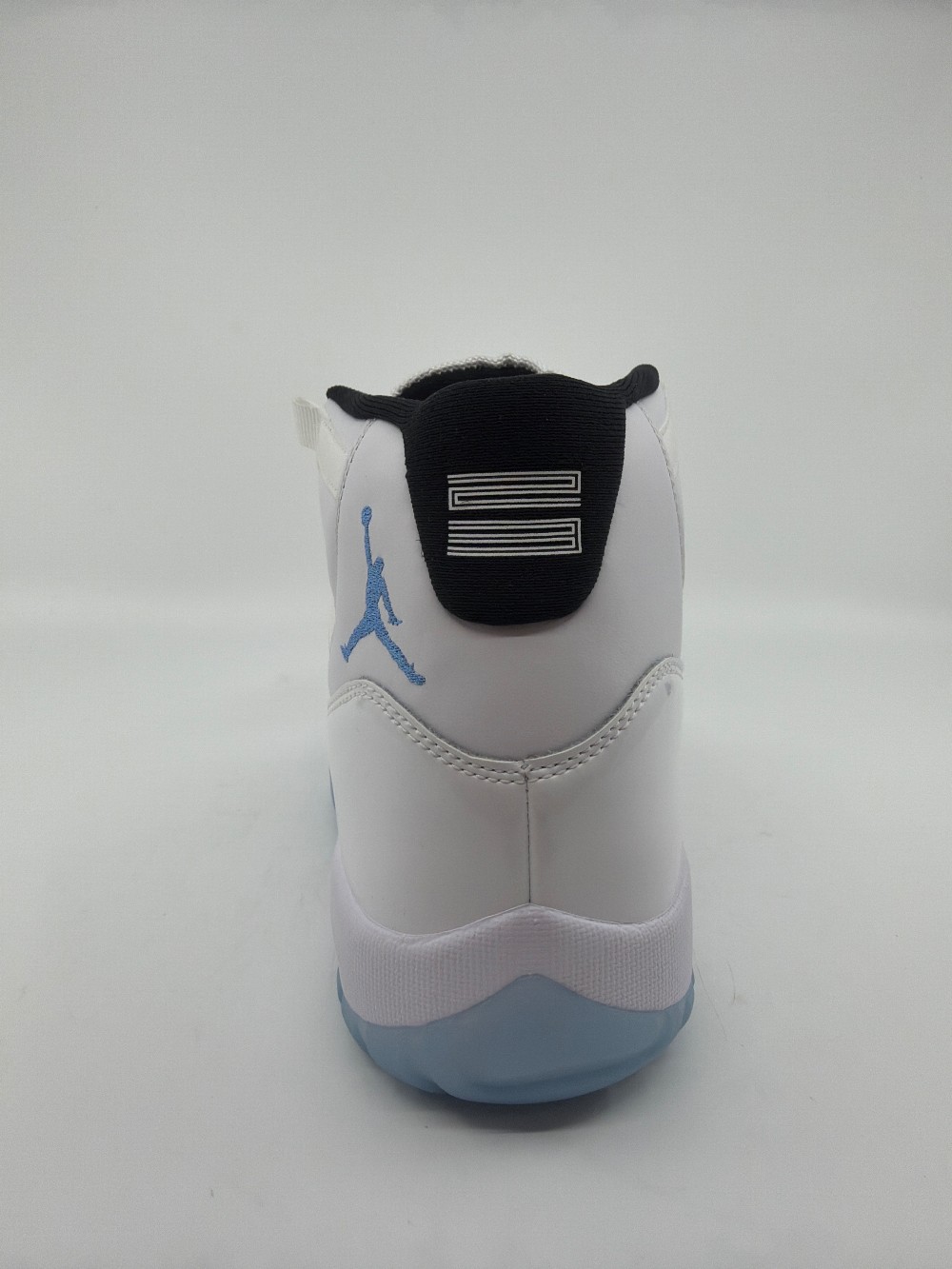 AJ 11 - LEGEND BLUE (2024)