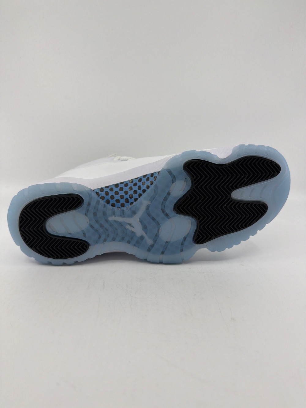 AJ 11 - LEGEND BLUE (2024)