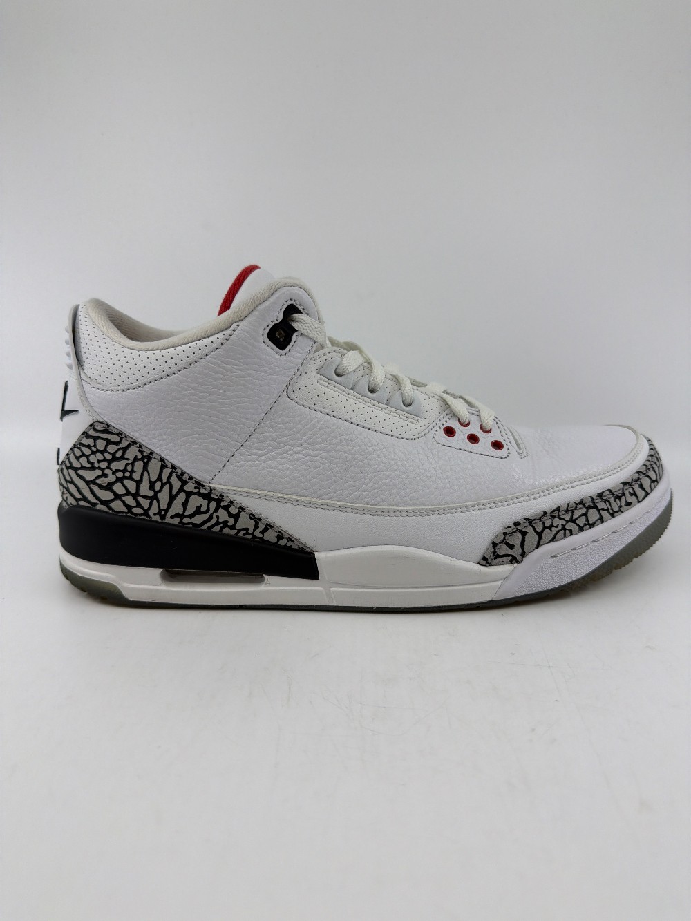 *USED* AJ 3 - FREE THROW LINE WHITE CEMENT