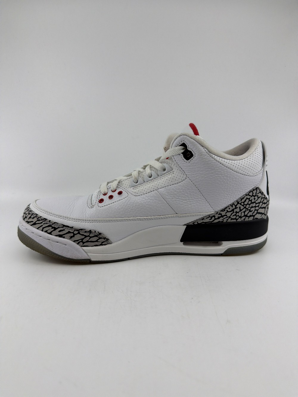 *USED* AJ 3 - FREE THROW LINE WHITE CEMENT