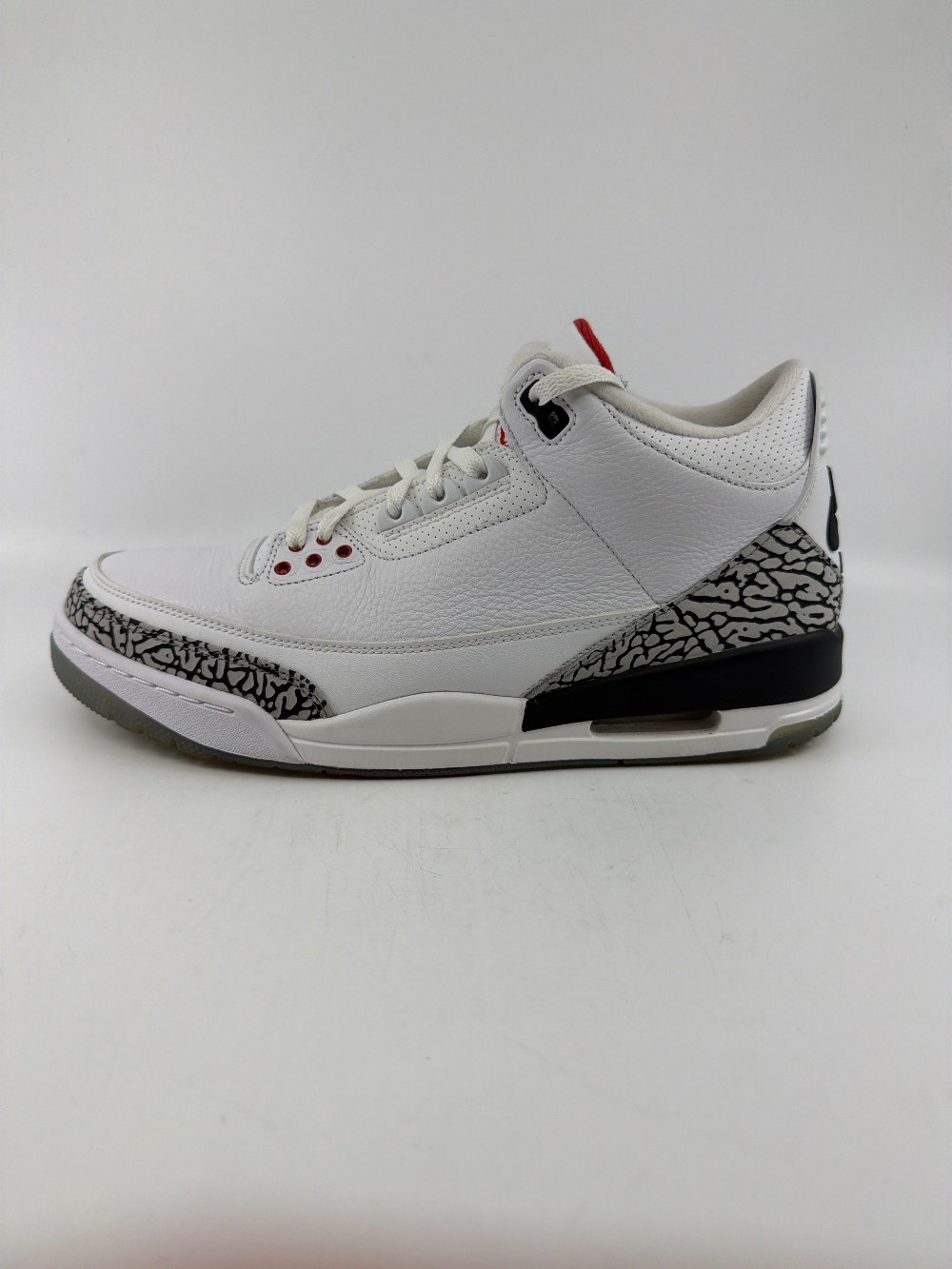 *USED* AJ 3 - FREE THROW LINE WHITE CEMENT