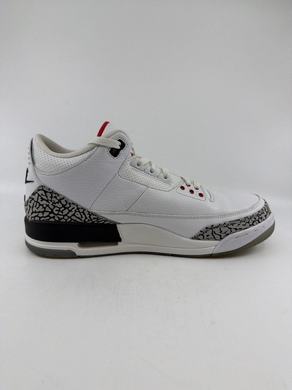 *USED* AJ 3 - FREE THROW LINE WHITE CEMENT