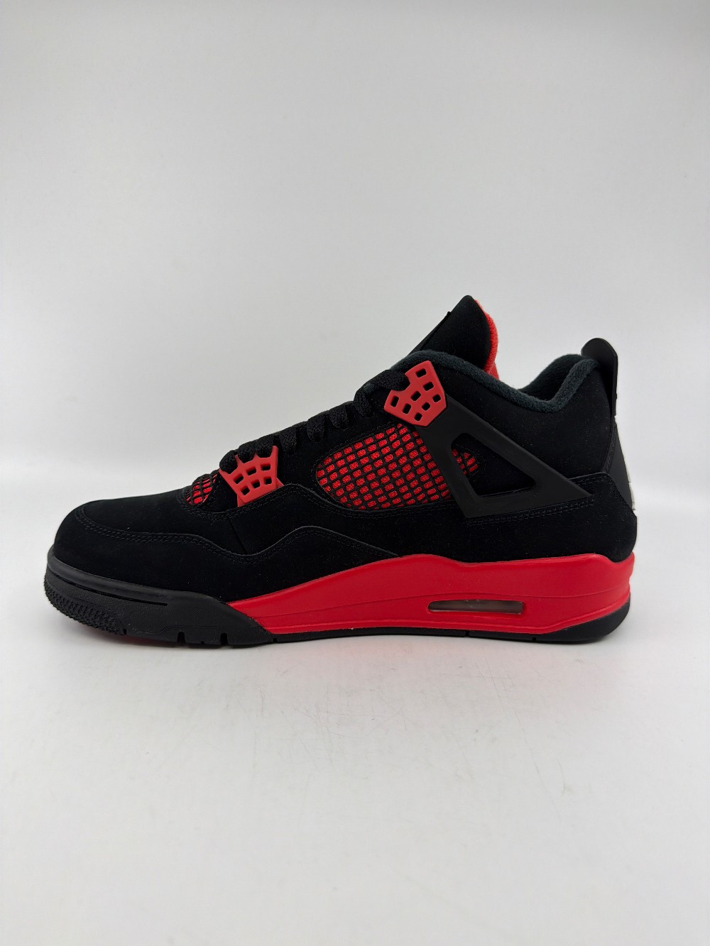 AJ 4 - RED THUNDER