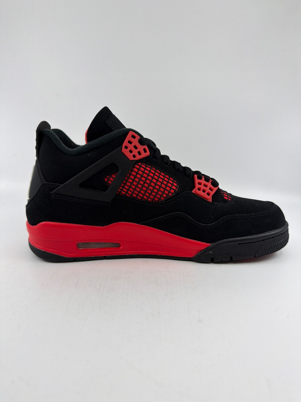 AJ 4 - RED THUNDER