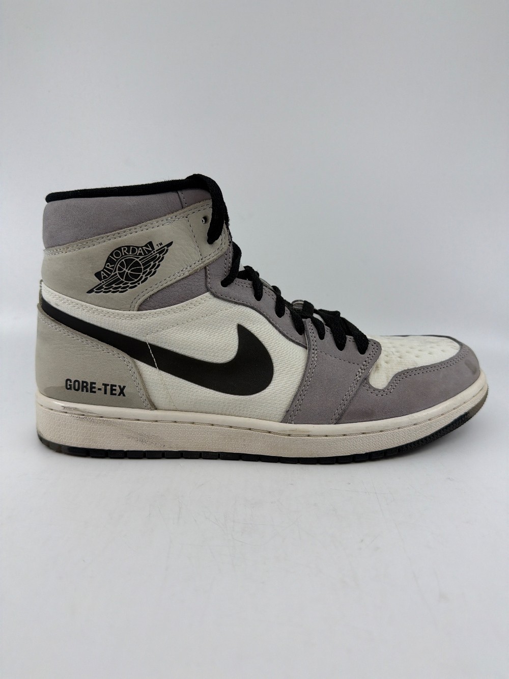 *USED* AJ 1 - HIGH ELEMENT GORE-TEX LIGHT BONE