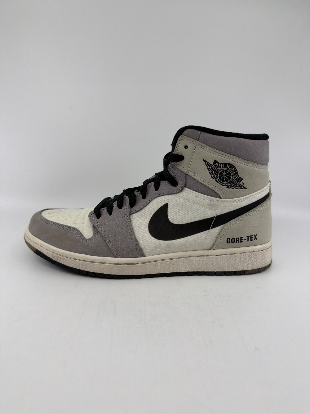 *USED* AJ 1 - HIGH ELEMENT GORE-TEX LIGHT BONE