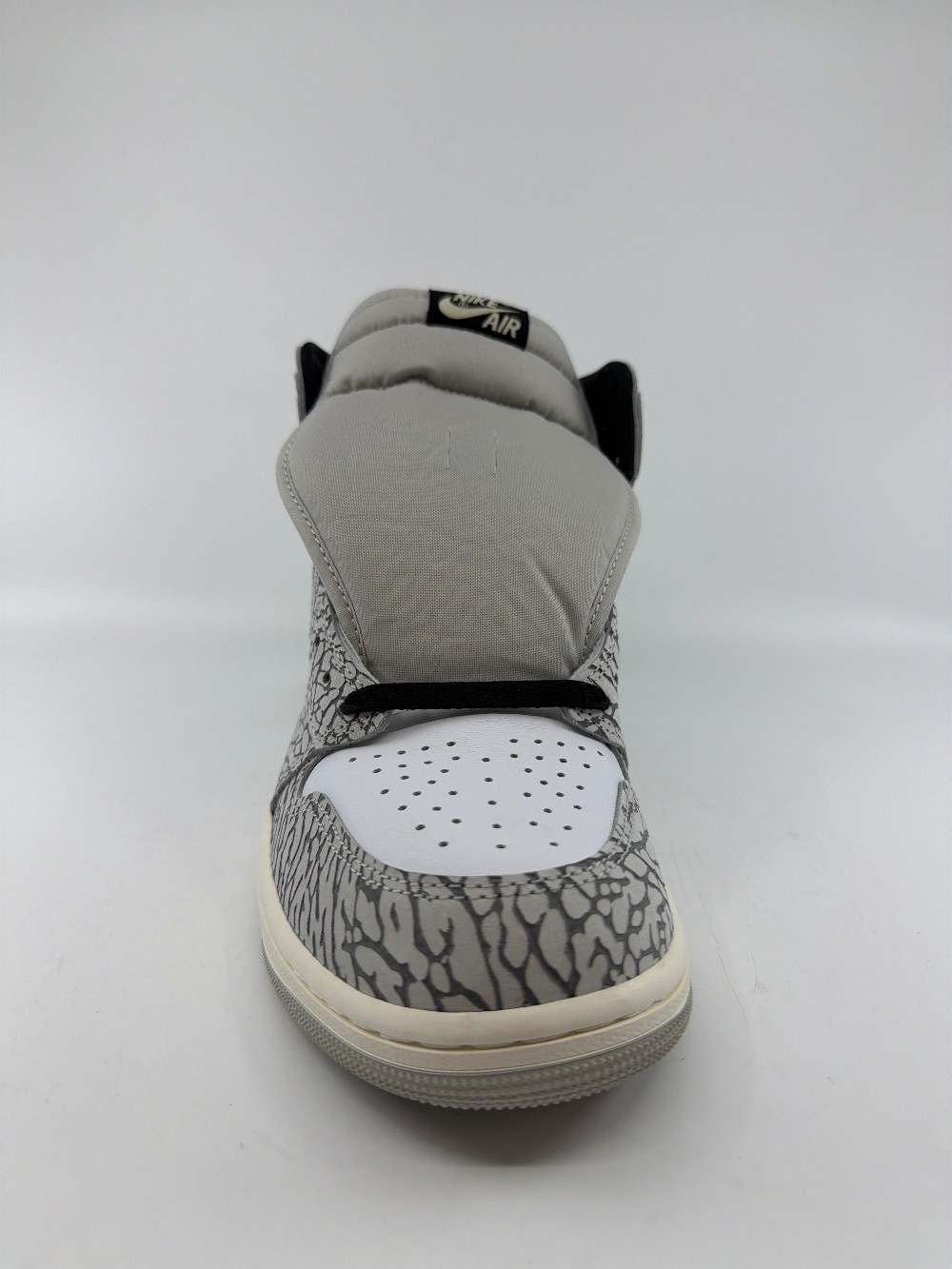 AJ 1 - WHITE CEMENT