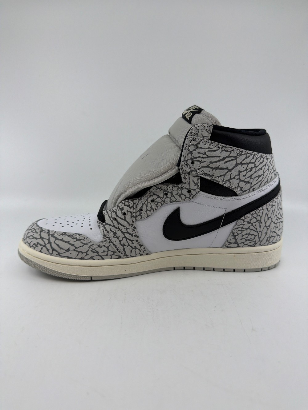AJ 1 - WHITE CEMENT