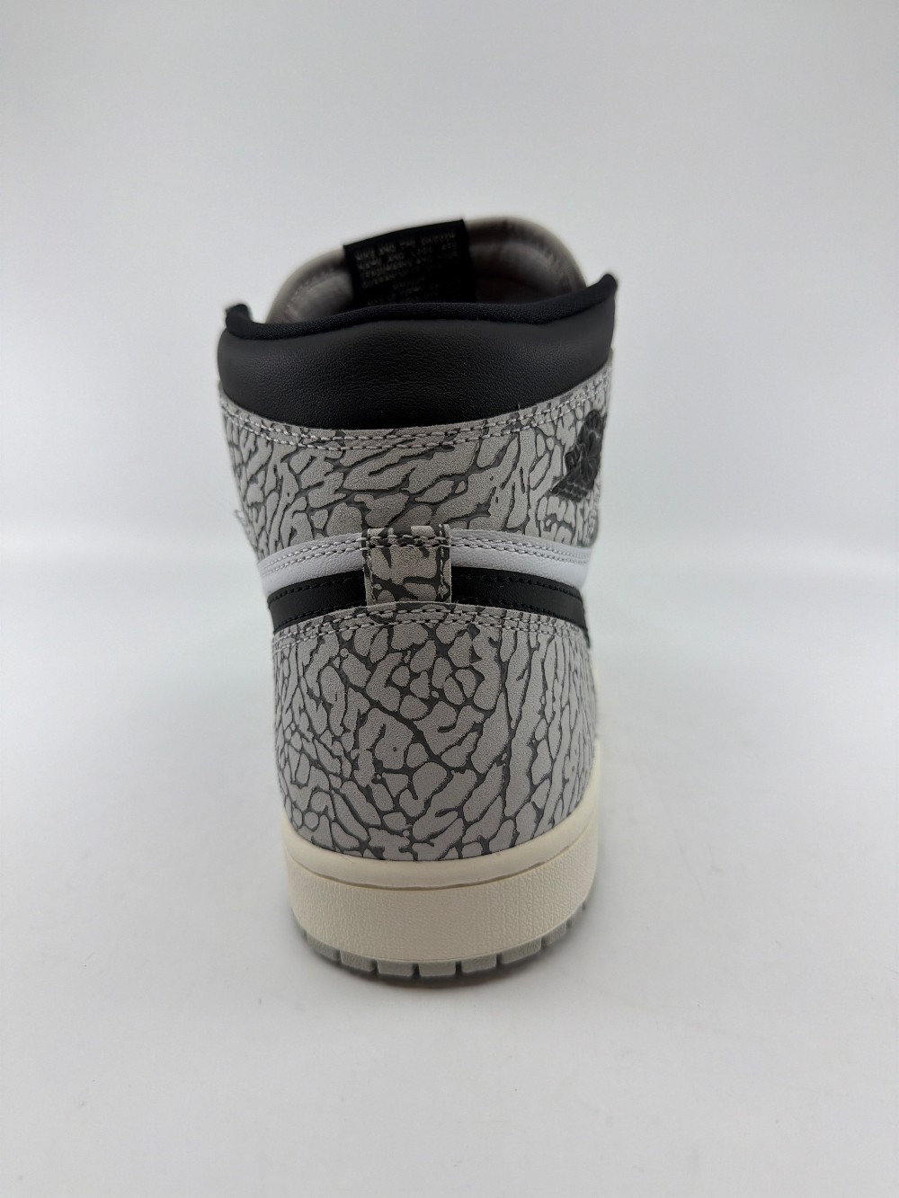 AJ 1 - WHITE CEMENT