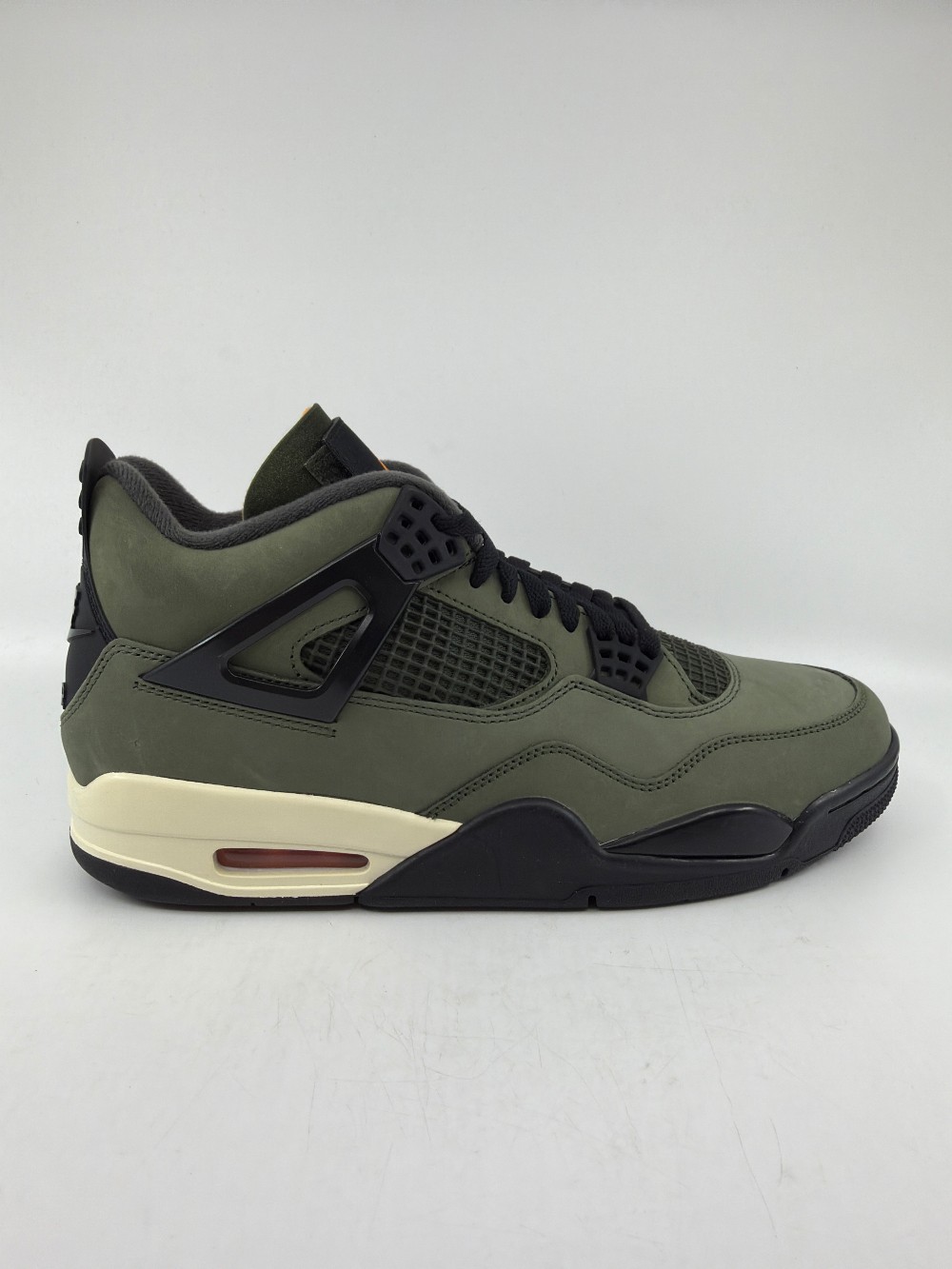 AJ 4 - UNDEFEATED (2025)