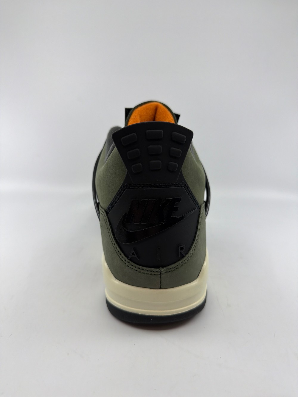 AJ 4 - UNDEFEATED (2025)