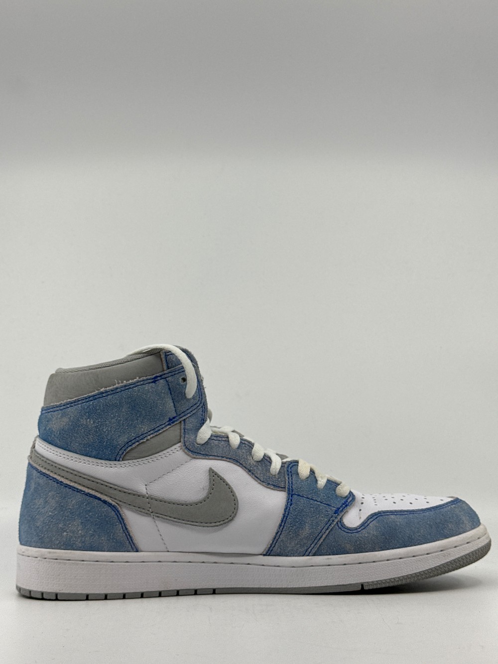 *USED* AJ 1 - HYPER ROYAL SMOKE GREY