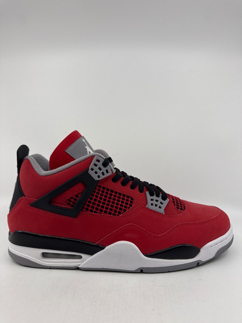 AJ 4 - TORO BRAVO (2026)
